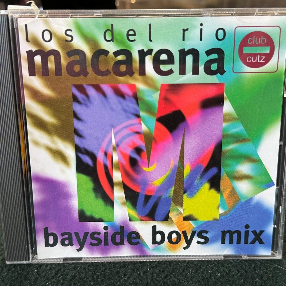 BAYSIDE BOYS MIX "MACARENA" COMPACT DISC * GREAT CONDITION * SLIGHTLY USED